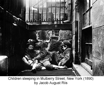 Jacob_August_Riis_Children_sleeping_in_Mulberry_Street_New_York_1890_350